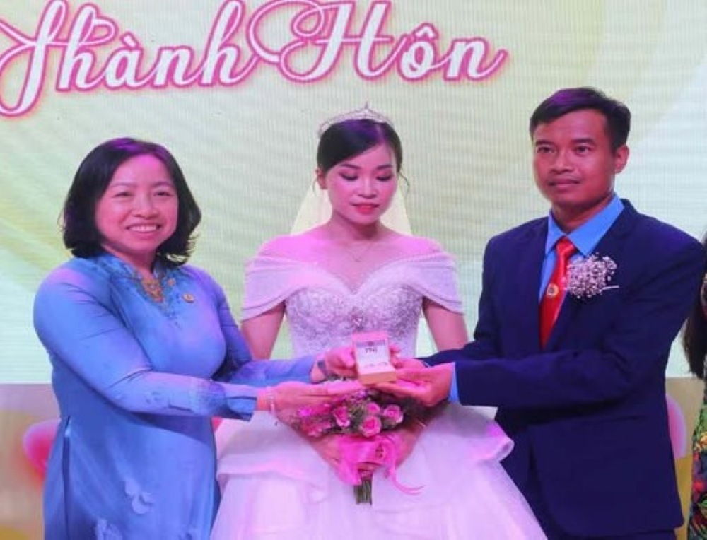 합동 결혼식은 조합원을 위한 노동조합 조직의 의미 있는 인도주의적 활동입니다. 사진: 노동조합