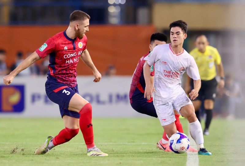 The match between Hanoi Police and The Cong Viettel will take place at 7:15 p.m. on August 15, at Hang Day Stadium. Photo: Minh Dan