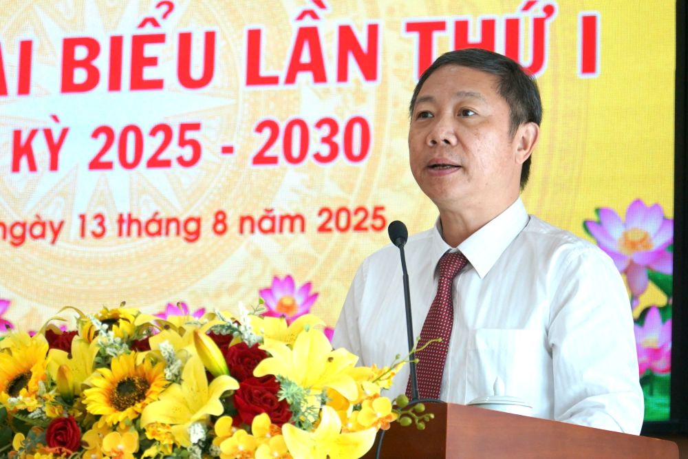 Ong Duong Anh Duc, Uy vien Ban Thuong vu Thanh uy, Pho Truong ban thuong truc Ban Tuyen giao va Dan van Thanh uy TPHCM phat bieu chi dao. Anh: Minh Tam