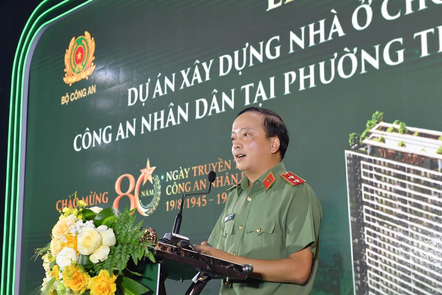 Lieutenant General Dang Hong Duc - Deputy Minister of Public Security - spoke at the ceremony. Photo: Viet Dung