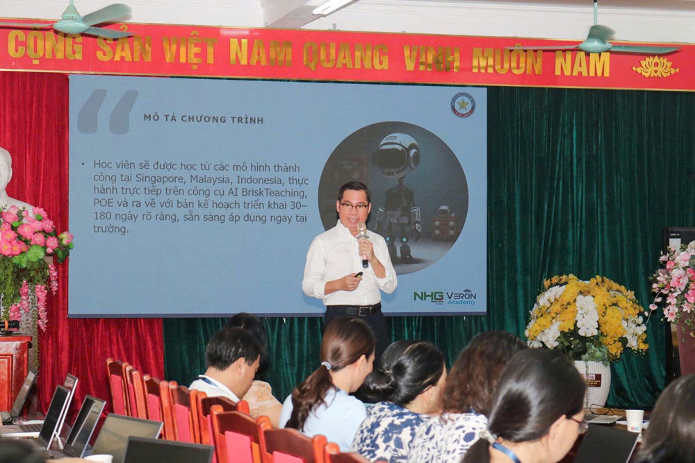 Tien si Duong Van Thinh - Chuyen gia ve AI va du lieu gioi thieu mo hinh ung dung AI trong giang day va quan ly giao duc, san sang ap dung tai cac co so dao tao.