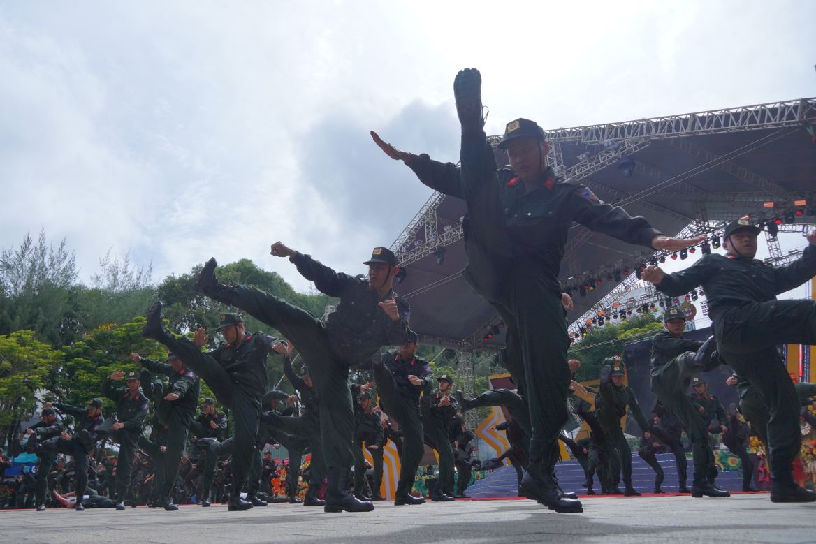 Bieu dien vo thuat. Anh: Ta Quang