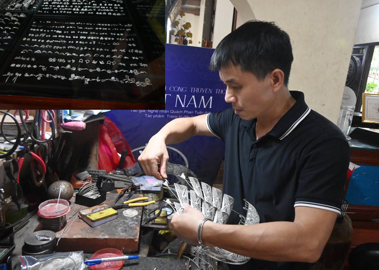 Silver bean workers in Hanoi are tirelessly keeping their profession.