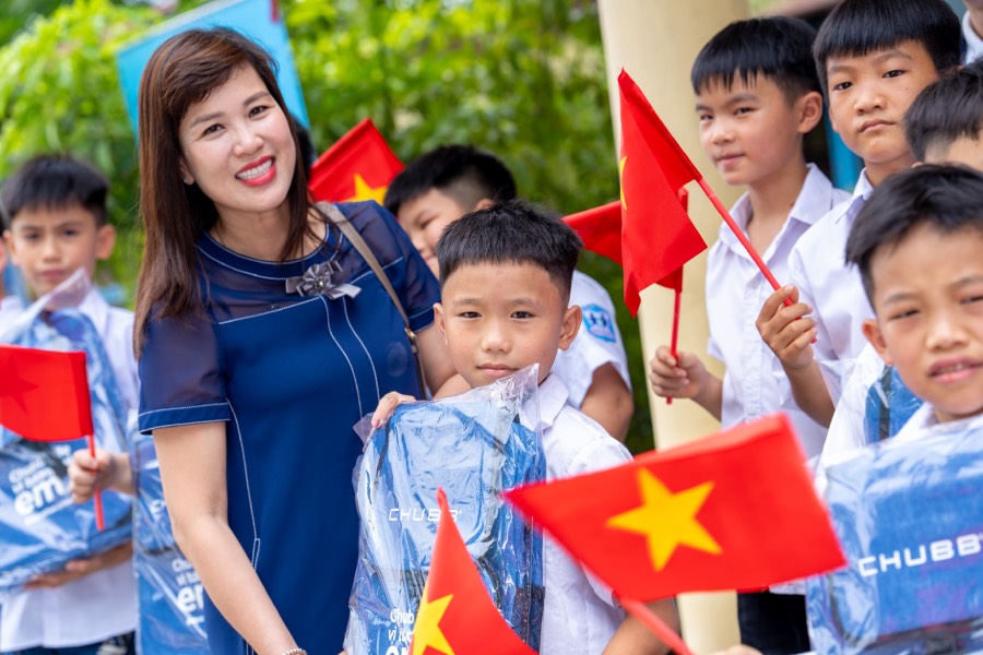 Ba Le Huong Ly - Pho Tong Giam doc Chubb Life Viet Nam. Anh H.A