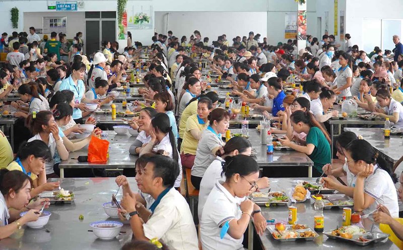 TKG Taekwang Vina Joint Stock Company organizes a Union Meal for employees in 2024. Documentary photo: HAC