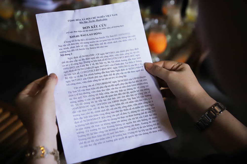 학교 의료진의 구조 요청서. 사진: Phuong Thao