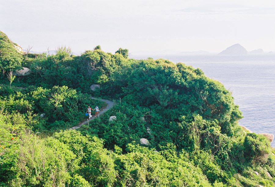 Bich Dam Island, Khanh Hoa is one of the attractive tourist destinations for young people. Photo: Duy Hai