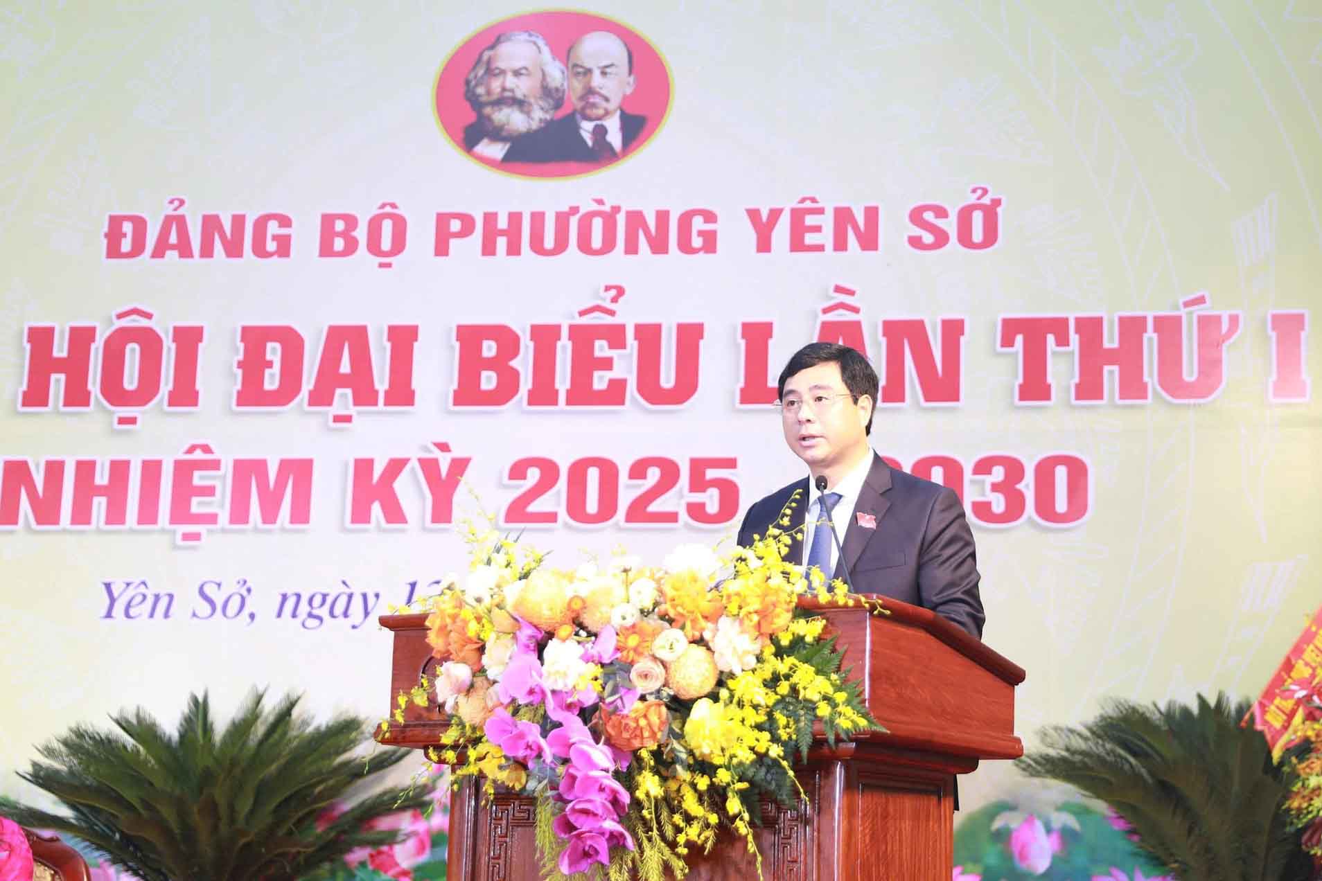 Mr. Nguyen Minh Tam (former Chairman of the People's Committee of Hoang Mai District) was appointed to hold the position of Secretary of the Yen So Ward Party Committee, term 2025-2030. Photo: Hien Thu