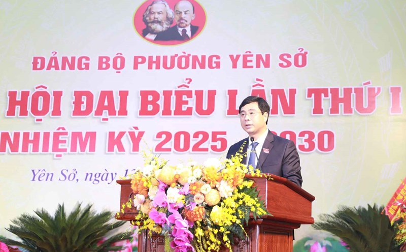 Mr. Nguyen Minh Tam (former Chairman of the People's Committee of Hoang Mai District) was appointed to hold the position of Secretary of the Yen So Ward Party Committee, term 2025-2030. Photo: Hien Thu