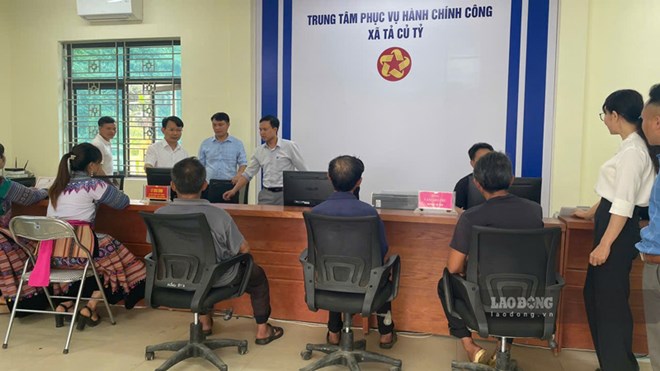 Lao Cai province will establish a surprise inspection team to inspect the compliance with public duties of agencies, communes and wards in the area (photo: Ta Cu Ty commune public administration department, Lao Cai province) Photo: Dinh Dai