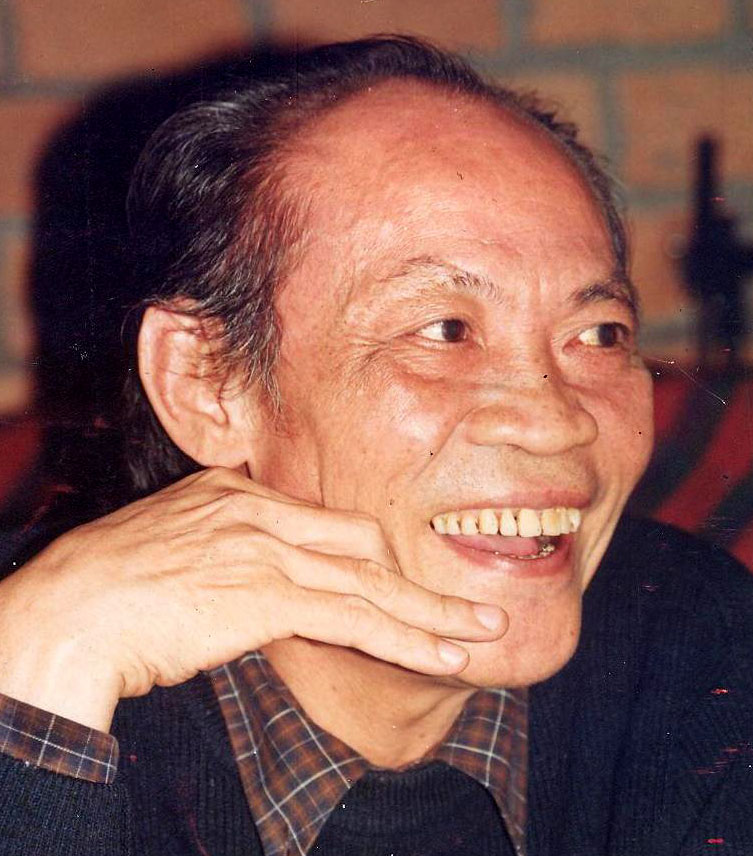 Nha bao Nguyen An Dinh (Chu Thuong), nguoi phu trach chuyen muc “Su kien - Binh luan” tren bao in Lao Dong nhung nam 2001-2004. Anh: Cam Ha