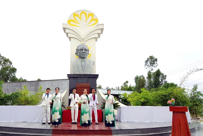 The Vo Van Kiet monument at Vo Van Kiet Cultural Park is located at the head of the canal named after him. Photo: Lam Dien