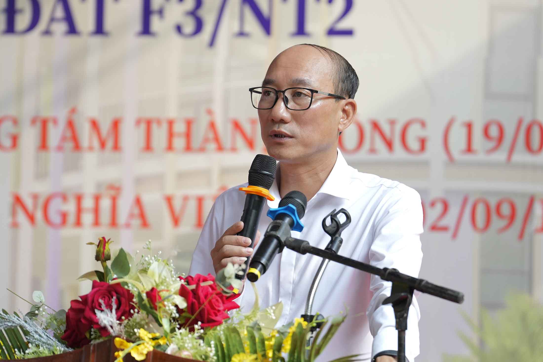 Ong Nguyen Hai Binh, Chu tich UBND phuong Vinh Hung phat bieu tai le khoi cong. Anh: Song Huu 