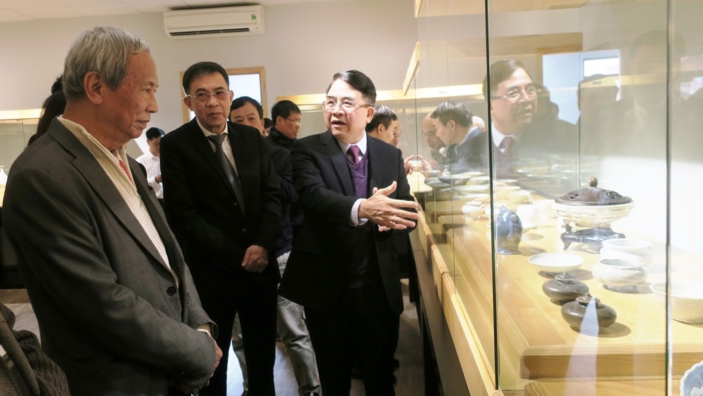 一部の読者は、遺物鑑定業務に関連する問題に関心を持っています。写真:haiphong.gov.vn