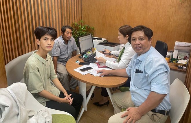 Người thầy bắc nhịp cầu nhân ái cho học trò nghèo