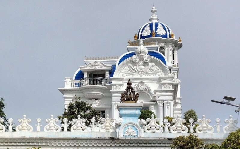 The villa was said to be the most beautiful in Ca Mau when it was first built in 2023. Photo: Nhat Ho