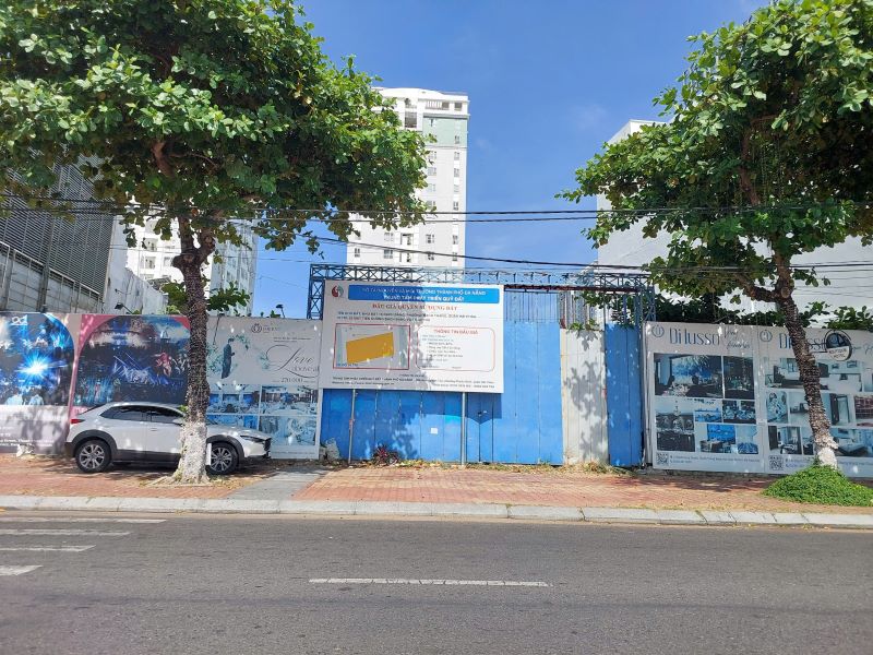 Da Nang subasta con exito la zona de 'tierra dorada' 16 Bach Dang por mas de 359 mil millones de VND. Foto: A Nui