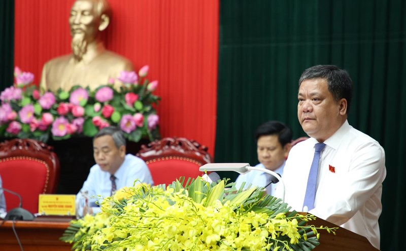 Chairman of the People's Committee of Quang Tri province Tran Phong said that it is necessary to focus on completing the personnel plan, disbursing public investment, and promoting key projects in the coming time. Photo: Cong Sang