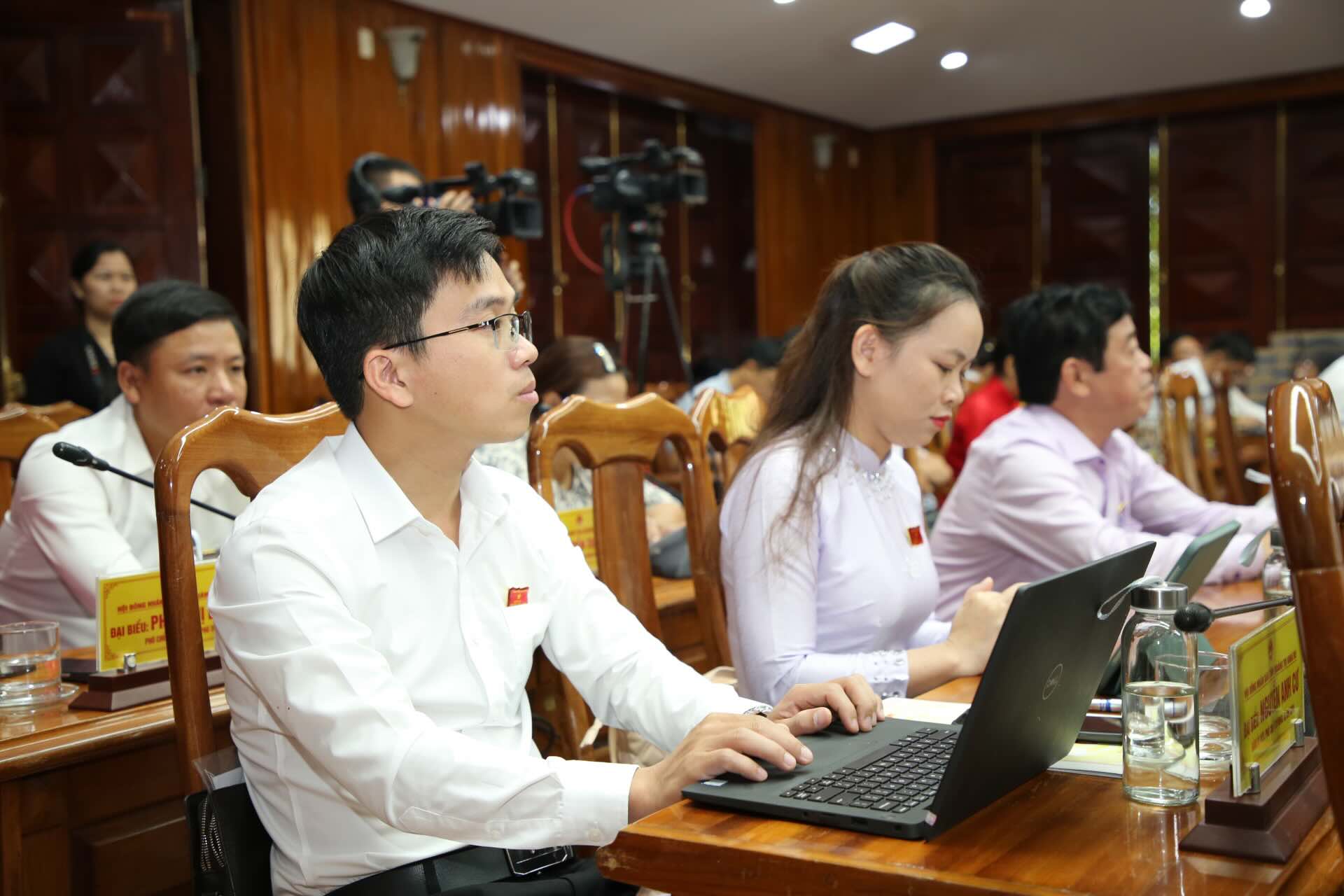 Cac dai bieu tham du ky hop. Anh: Cong Sang