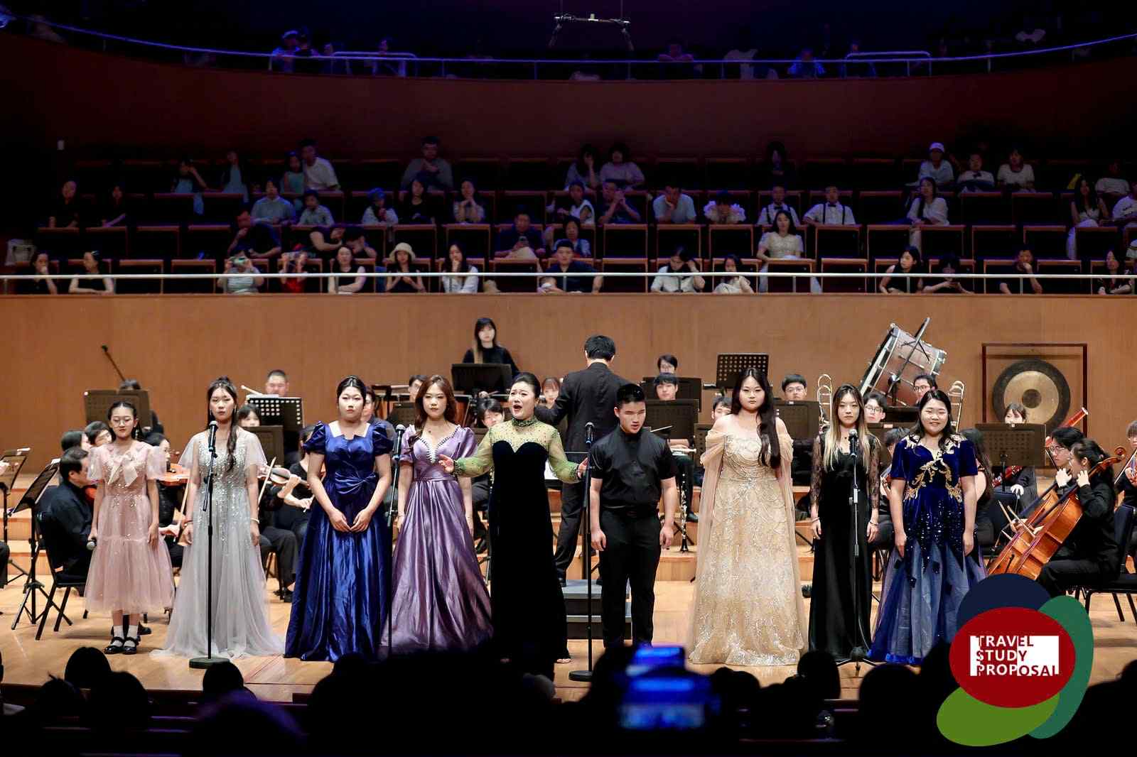 The Vietnamese delegation made many impressions when attending the final round of the TSP - Shanghai International Arts Festival 2025. Photo: Organizing Committee