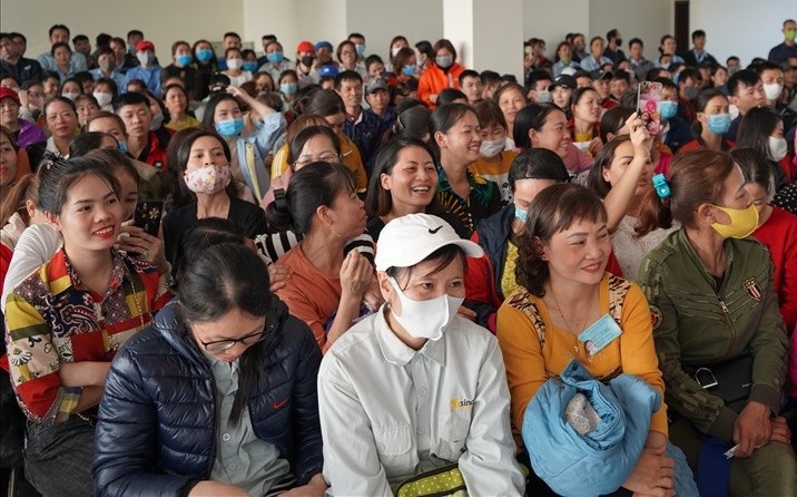 하이퐁 도선 빈 산업 단지의 많은 기업들이 노동자들의 임금 인상을 주도하고 있습니다. 사진: Mai Dung