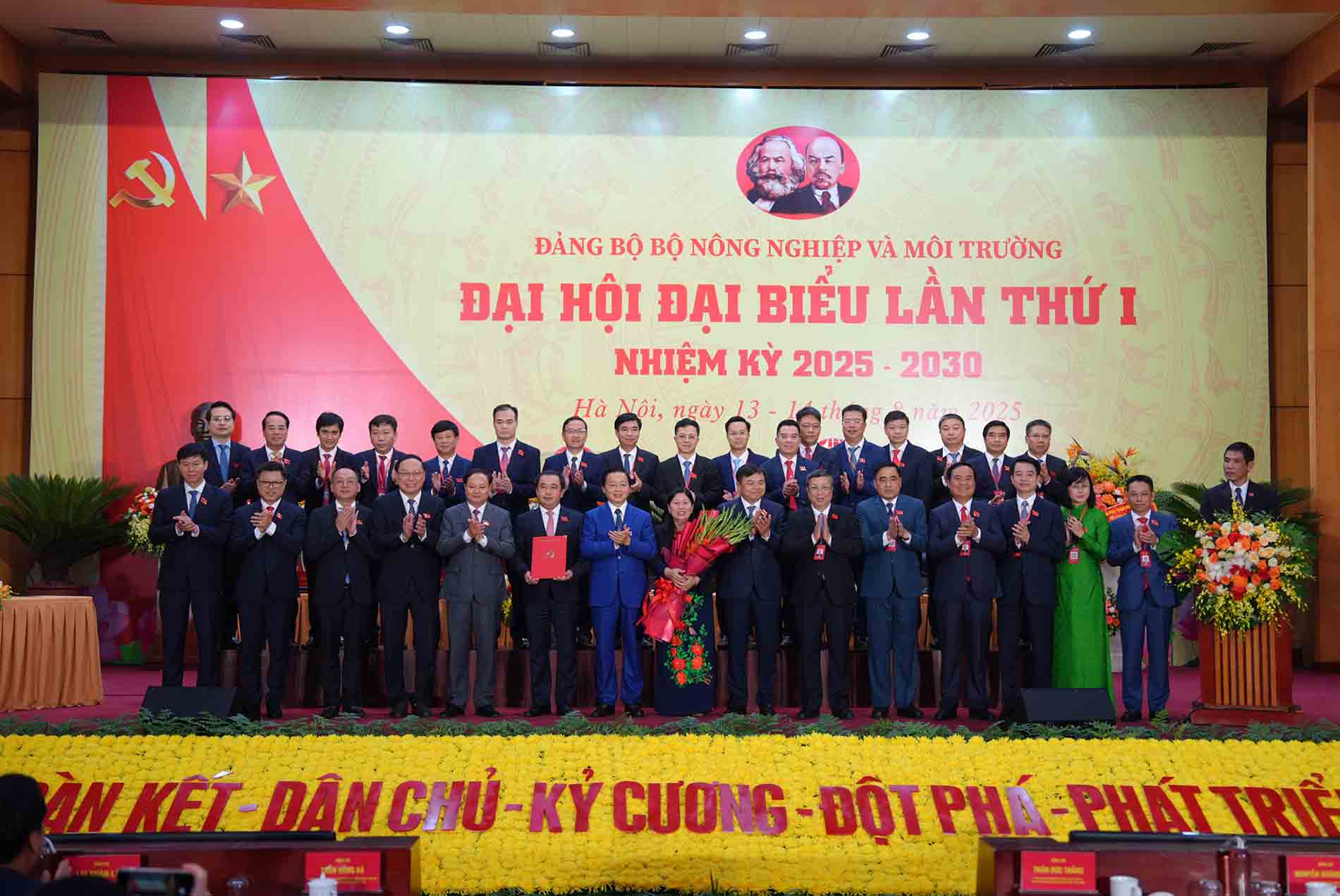 Ban Chap hanh 