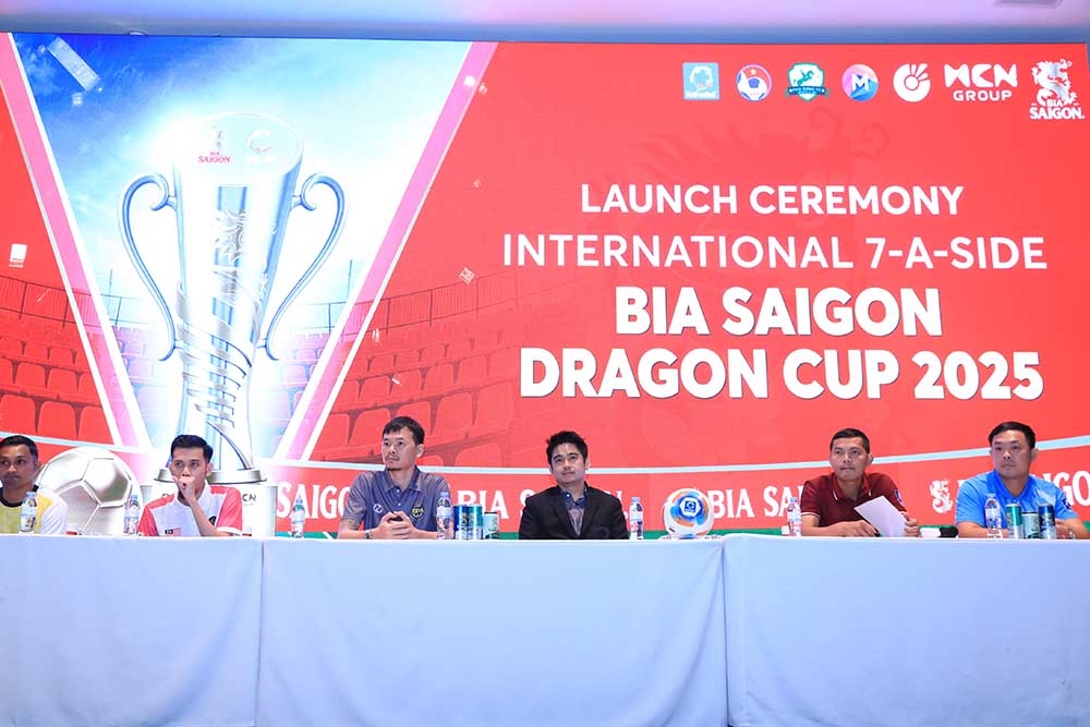 Announcement of the International 7-a-side football tournament Bia Saigon Dragon Cup 2025 in Ho Chi Minh City. Photo: VietFootball