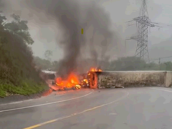 Scene of the accident that caused a car fire. Photo: Police