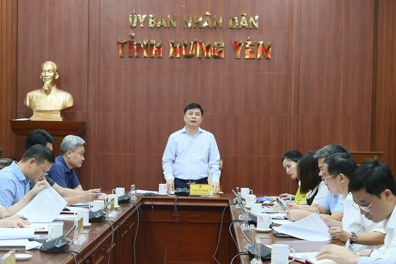 Vice Chairman of the Provincial People's Committee Pham Van Nghiem spoke at the meeting. Photo: Hung Yen Provincial Portal