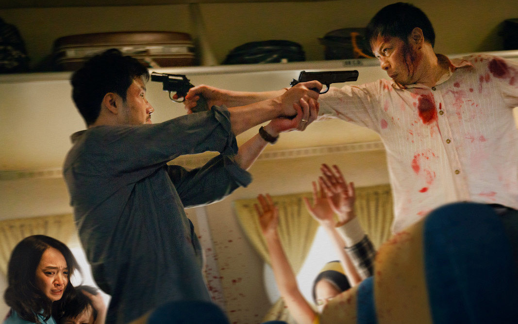 Thanh SonとThai Hoaが「空中戦」で対決。写真:Galaxy