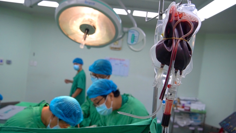 Truoc tinh hinh khan hiem mau, Benh vien Da khoa Trung uong Can Tho phai uu tien cho nhung ca cap cuu. Anh: BVCC.