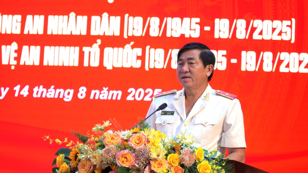 Thieu tuong Nguyen Van Han, Giam doc Cong an tinh An Giang phat bieu tai buoi le. Anh: Nam Phuong