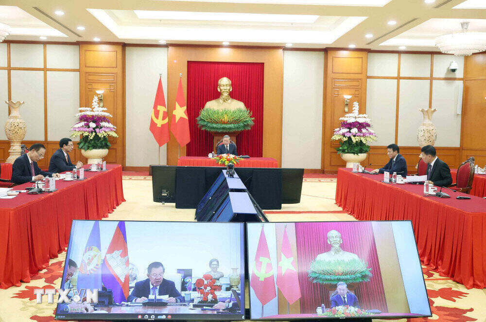 General Secretary of the Central Committee of the Communist Party of Vietnam To Lam had a phone call with President of the Cambodian People's Party Hun Sen on the afternoon of August 14. Photo: VNA