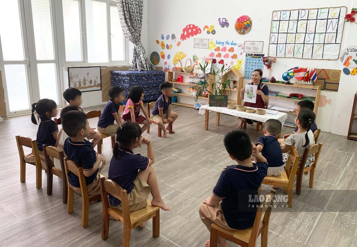 닌빈성 바오민 브리지 산업 단지 내 유치원에서 공부하는 노동자 자녀. 사진: 르엉하