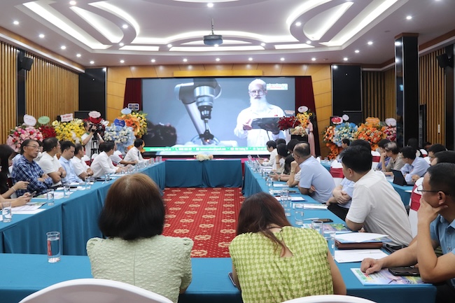 Quang canh hoi nghi. Anh: Nguyen Linh