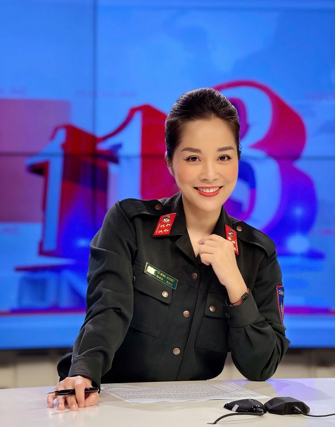 Minh Huong is both an MC, television editor and police captain. Photo: Character provided