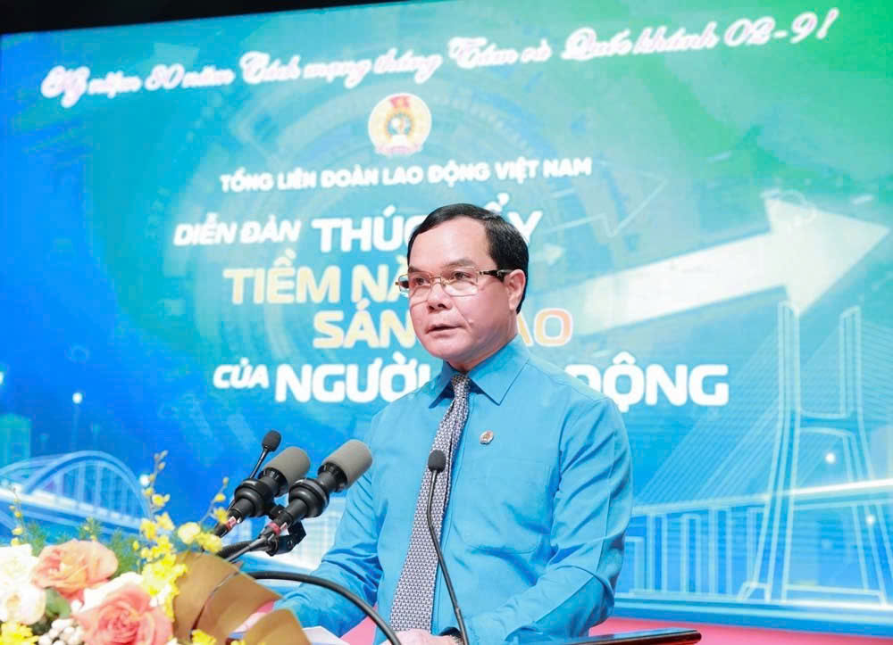 Ong Nguyen Dinh Khang phat bieu khai mac. Anh: Hai Nguyen
