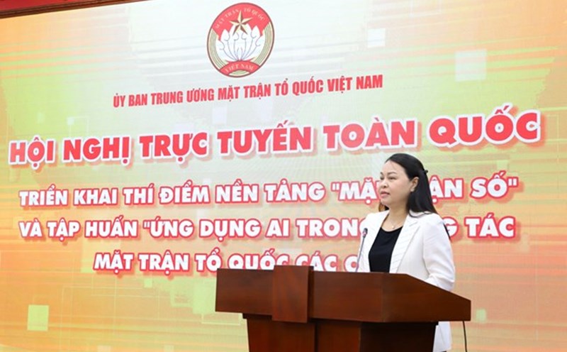 Ms. Nguyen Thi Thu Ha - Member of the Party Central Committee, Permanent Deputy Secretary of the Party Committee of the Fatherland Front, Central Trade Unions, Vice President - General Secretary of the Central Committee of the Vietnam Fatherland Front gave a speech at the Conference. Photo: Minh Hien
