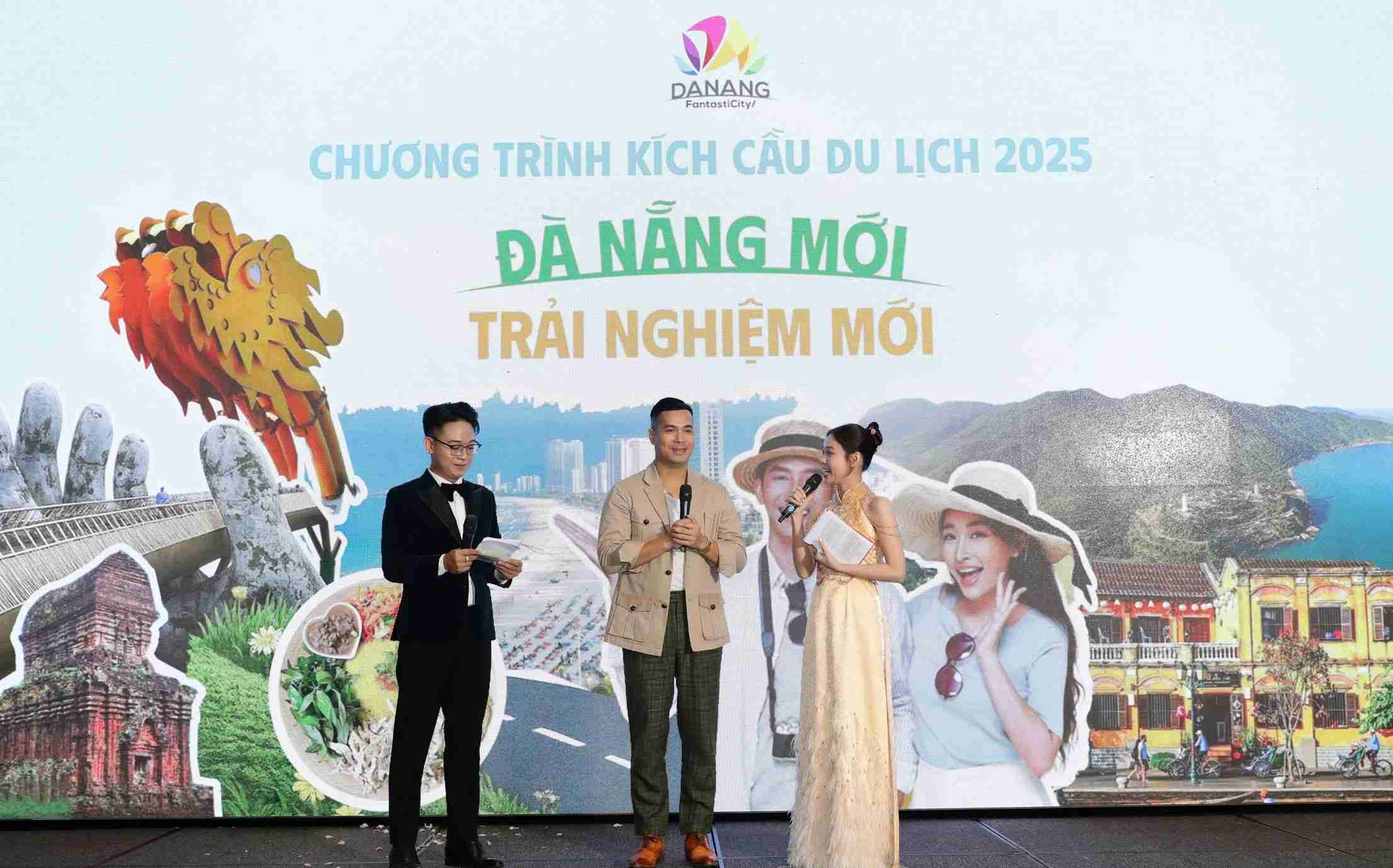The stimulus program to attract tourists to Da Nang city in the last months of 2025 with the theme "New Da Nang - New Experience" launched many incentives. Photo: Tra Ban
