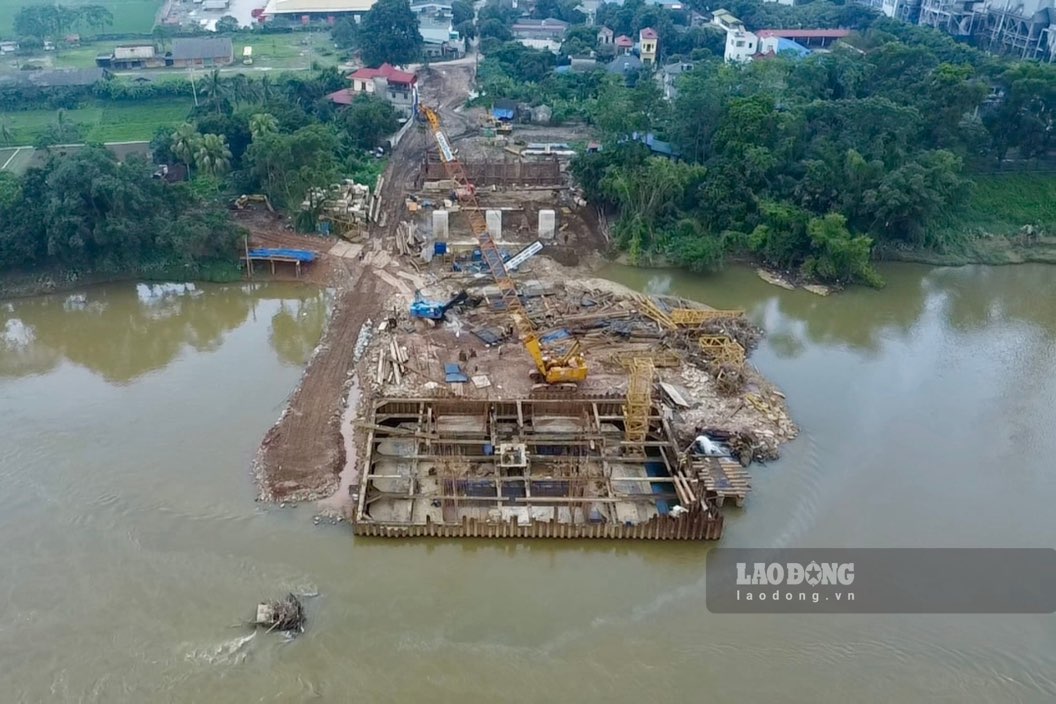 Cau Quang Vinh 1 dang gap rut trien khai. Anh: Nguyen Hoan.
