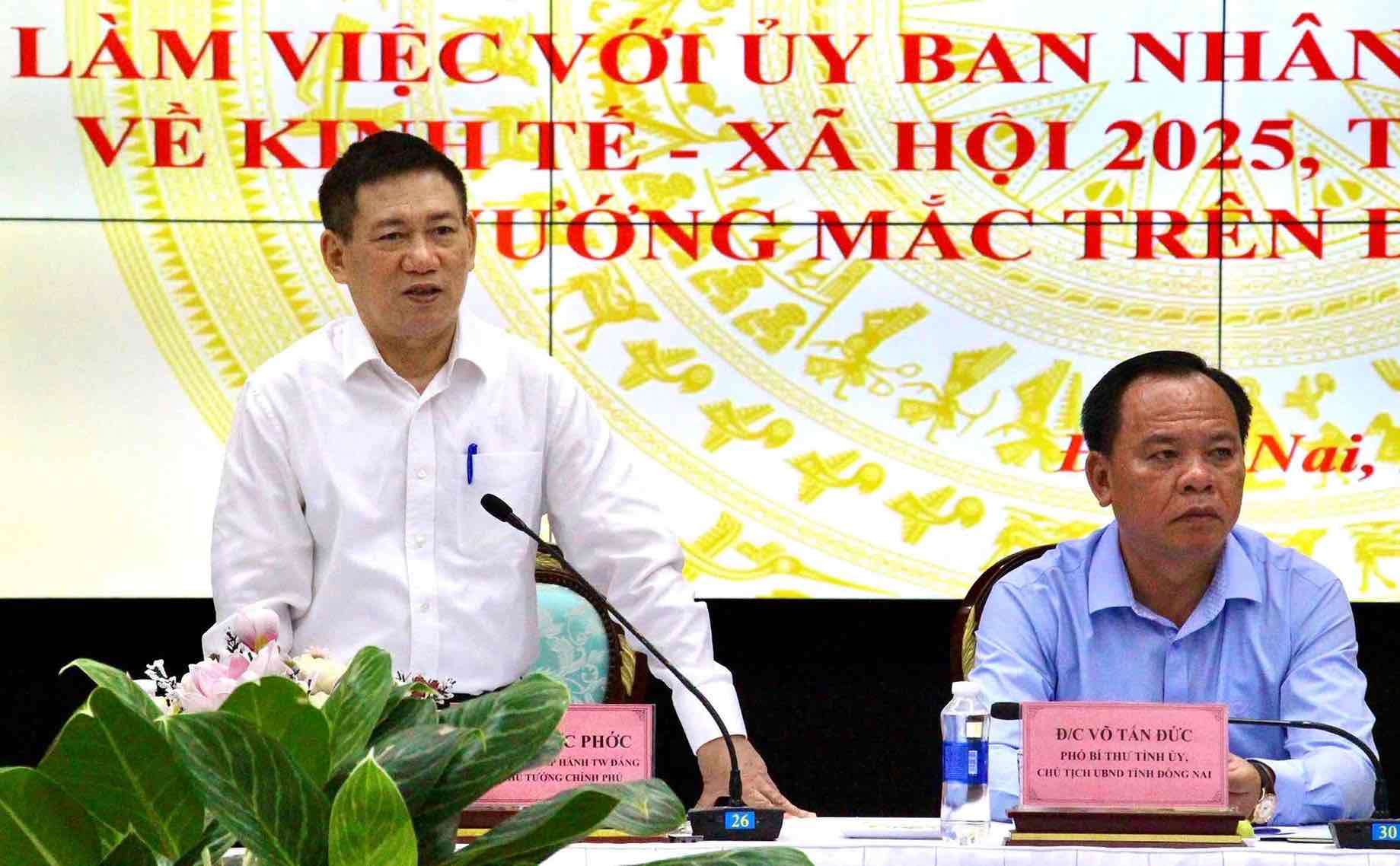 Deputy Prime Minister Ho Duc Phoc and the working delegation worked with Dong Nai province on socio-economic development in 2025, removing difficulties and obstacles in the area. Photo: HAC