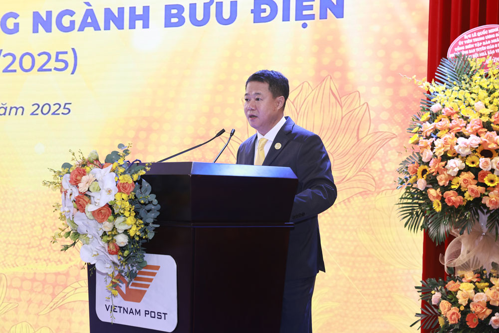 Ong Nguyen Truong Giang, Chu tich HDTV Tong cong ty Buu dien Viet Nam phat bieu khai mac hoi nghi.