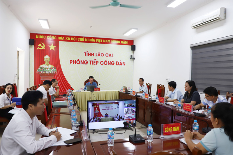 Chairman of Lao Cai Provincial People's Committee Tran Huy Tuan received people periodically in August. Photo: Lao Cai Information Portal