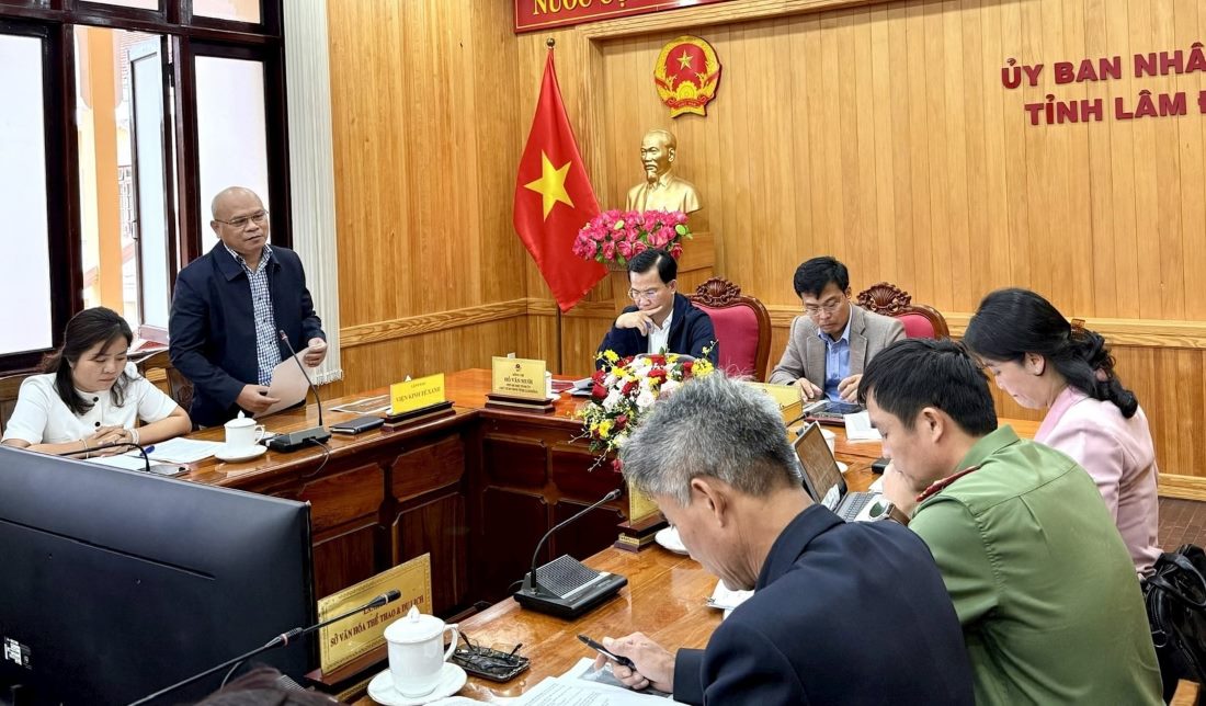 Chu tich Vien Kinh te Xanh dua ra cac y kien. Anh: An Nhien