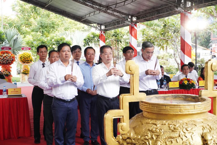 Da Nang pays tribute to the heroic clerics at Nghia Trong Phuoc Ninh. Photo: Nguyen Thi