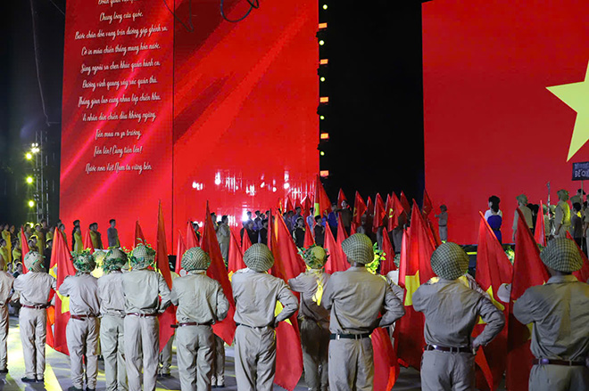 Cac nghe si bieu dien trong chuong trinh. Anh: Hai Nguyen