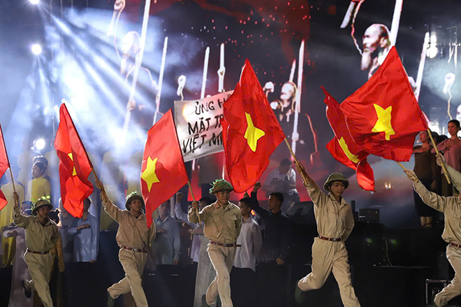 Chuong trinh nghe thuat chinh luan tai hien hinh anh Ha Noi qua nhieu chang duong lich su. Anh: Hai Nguyen