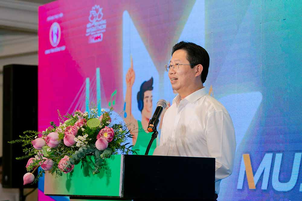 Ông Huynh Minh Tuấn - Tinh Ủy viên, Pho Chu Tich UBND tinh Dồng Thap phat bieu tai buoi hop bao cong bo giai. Anh: Nexus