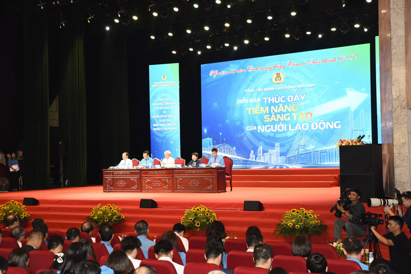 Chuong trinh “Thuc day tiem nang sang tao cua nguoi lao dong” dien ra soi dong, y nghia. Anh: Cong doan Lao Cai  