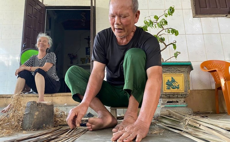 Unique bamboo rattan weaving craft in Quang Tri.